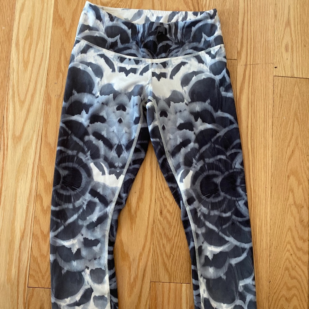 S Lulu Lemon Crop Yoga Pants